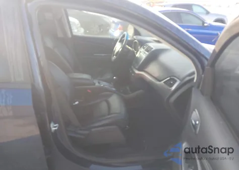 2018 Dodge Journey Crossroad z USA, uszkodzony, nr VIN 3C4PDCGG5JT310799